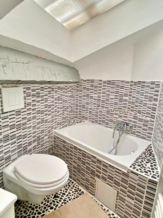 Appartements Cosy Au Centre De La Seyne-Sur-Mer Bagian luar foto